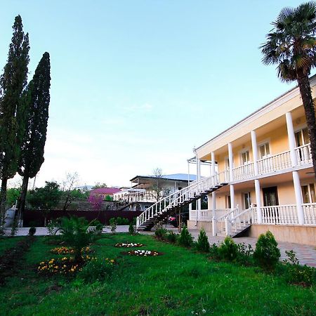 Green Garden Guest House Цхалтубо Экстерьер фото